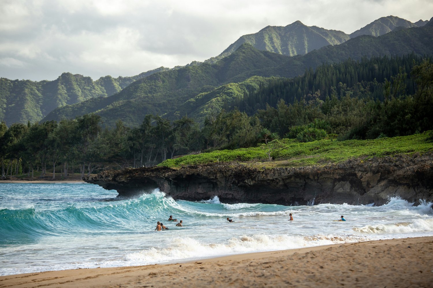 Honolulu Honeymoon Haven: A Cinematic Paradise