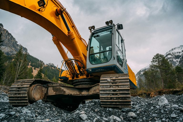 Understanding Hydraulic Breakers and Their Role in Heavy Work