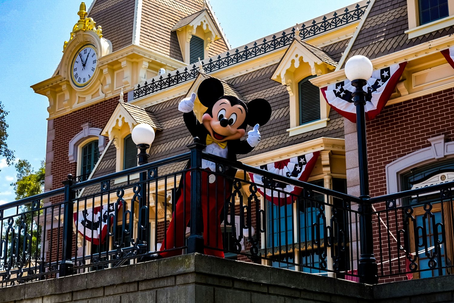 INFOGRAPHIC: The Most Popular Disney Characters