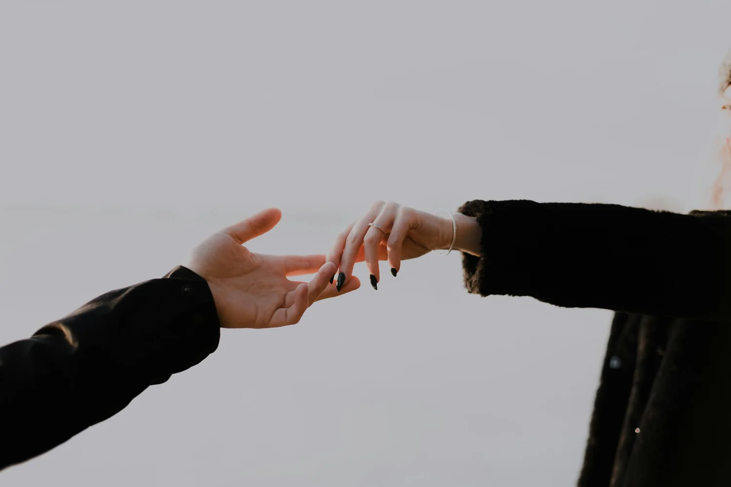Learn About Client Etiquette: Best Practices When Booking a High-End Escort