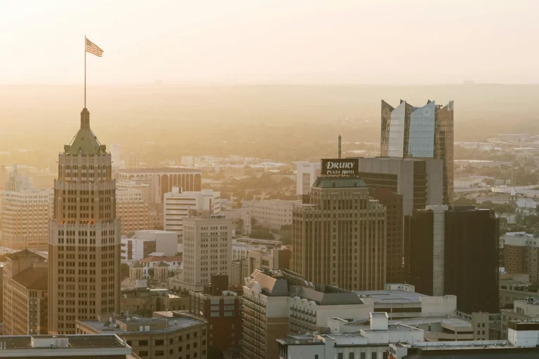 Why San Antonio Homeowners Are Turning to Cash Buyers (And What It Means for You)