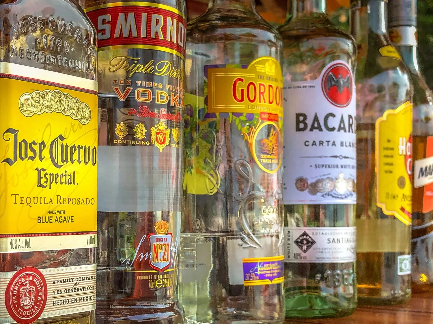 How Online Liquor Stores Make Buying Effortless and Elegant
