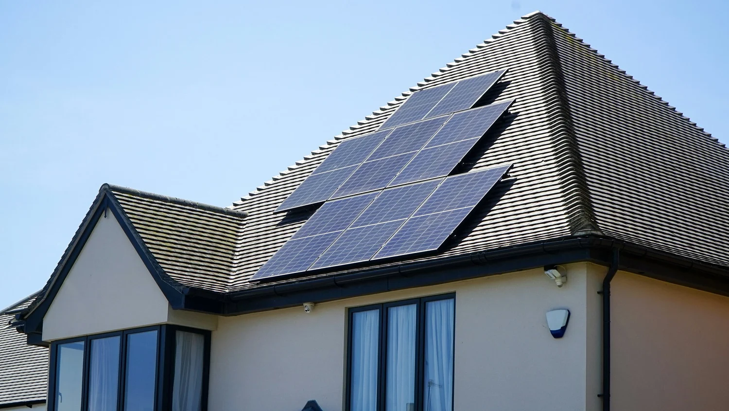 From Reel to Real: What Movies Teach Us About the Rise of Solar Energy in European Homes