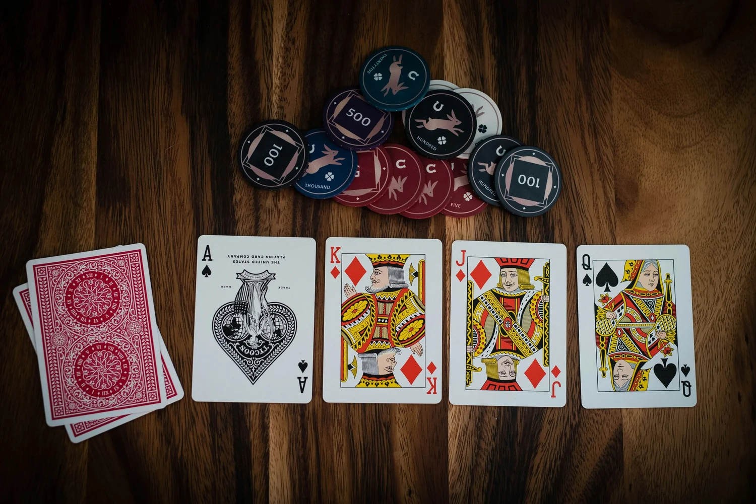 Iconic Poker Scenes Capture Hollywood Tension