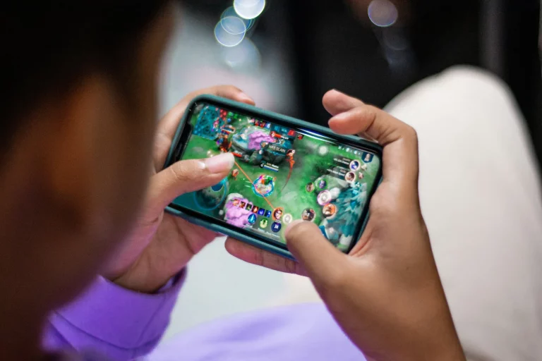 Best Idle Games to Play During Work Breaks