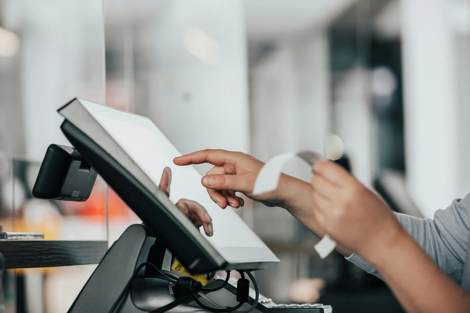 How a Receipt Maker Helps Small Businesses Stay Organized and Professional