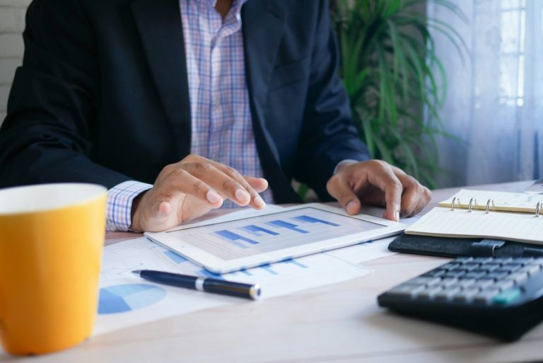 Choosing the Right Investment Advisor: Key Factors to Consider
