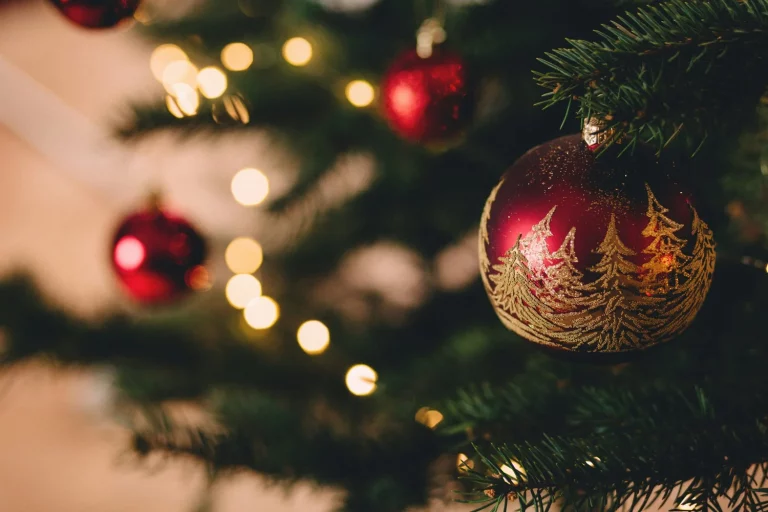 How Collectible Christmas Ornaments Turn Decorations Into Family Keepsakes