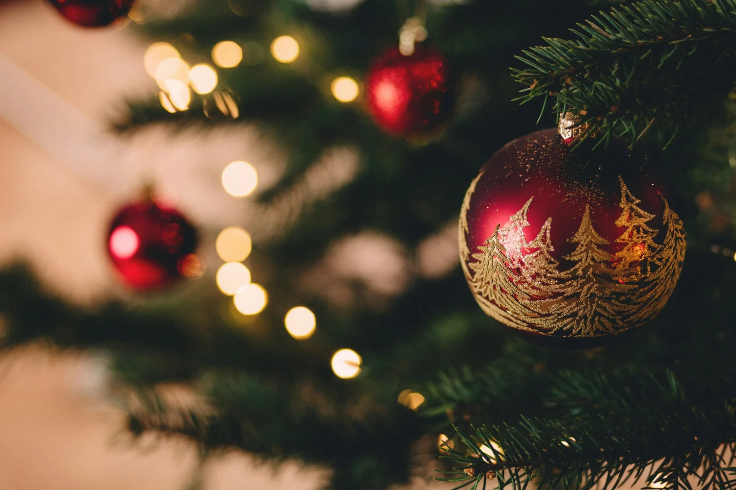 How Collectible Christmas Ornaments Turn Decorations Into Family Keepsakes