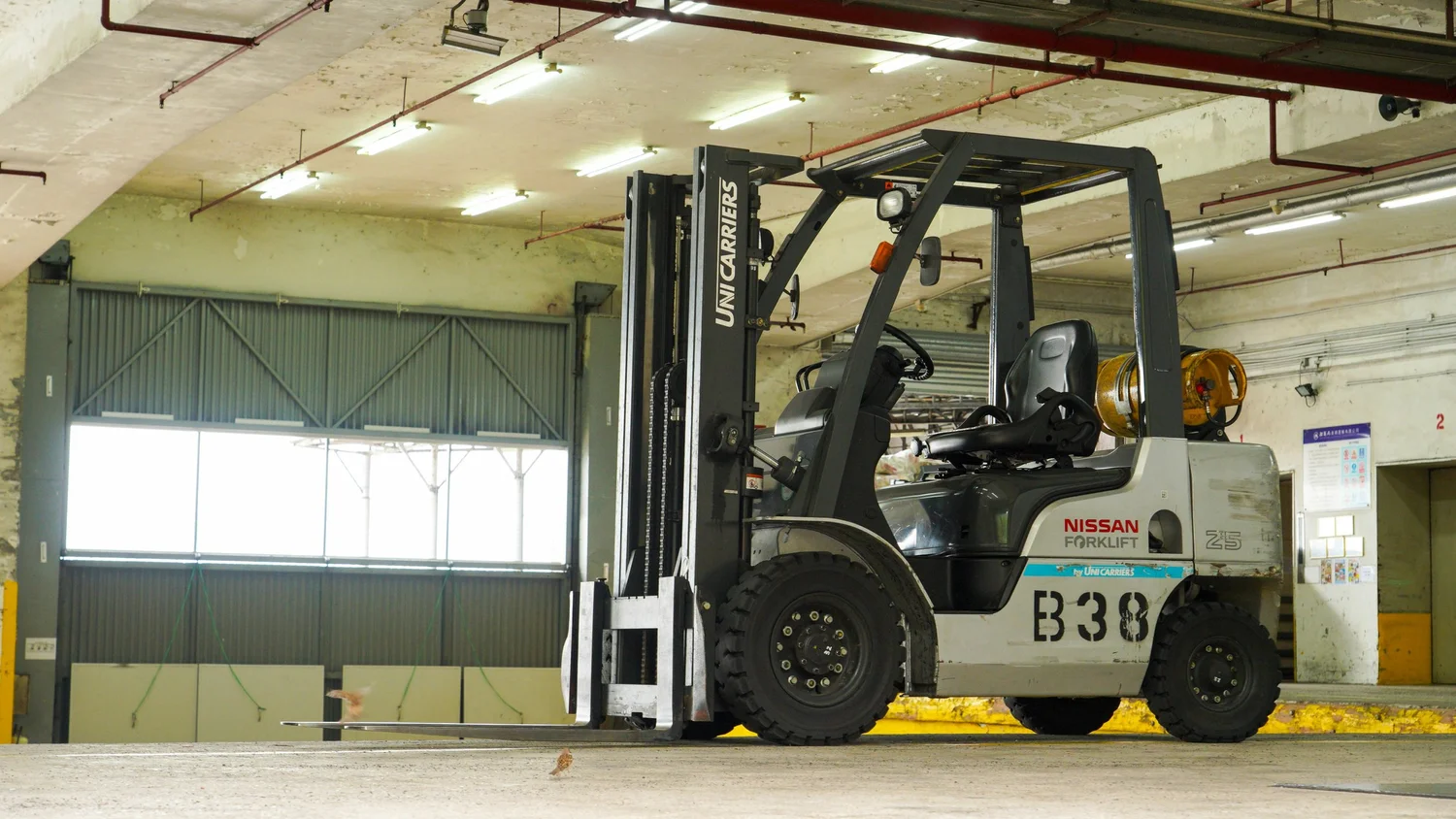 Carrying a Heavy Pallet Safely Comes Down to How a Set of Pallet Forks Bends, Balances, and Sets Its Own Limits