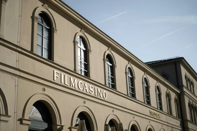 From Cinema to Casino: Audiences Now Expect Franchise Tie-Ins Across Online Slots and Poker