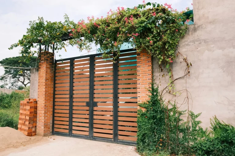 Why Automatic Swing Gates Are Becoming a Practical Choice for Movie Sets